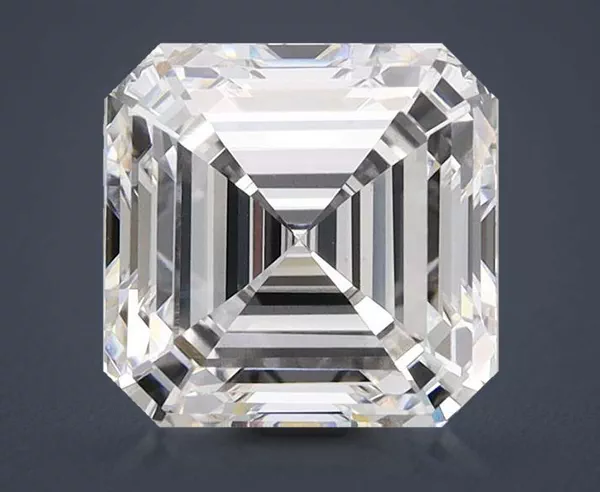 4.39 Carat · G · VS1 Rare Carat Ideal Cut