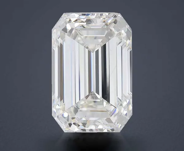 4.88 Carat · G · VS1 Rare Carat Ideal Cut