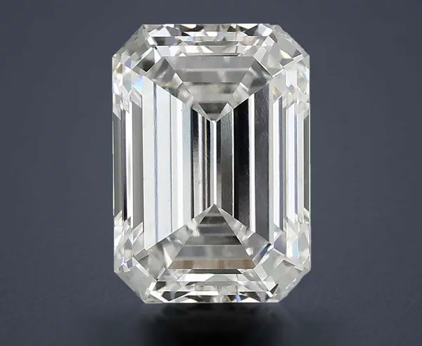 3.28 Carat · F · VS1 Rare Carat Ideal Cut