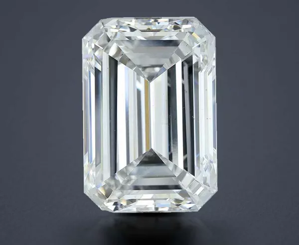 10.01 Carat · E · VS2 Rare Carat Ideal Cut