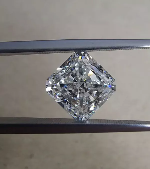 4.02 Carat · H · VS2 Rare Carat Ideal Cut