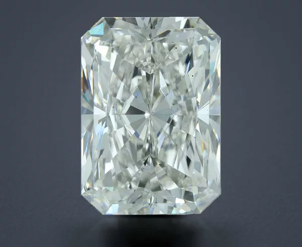 21 Carat · G · VS2 Rare Carat Ideal Cut