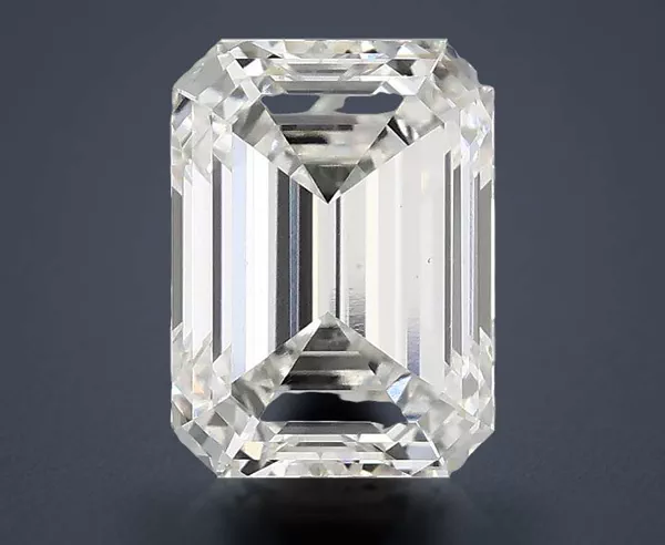 2.81 Carat · F · VS1 Rare Carat Ideal Cut