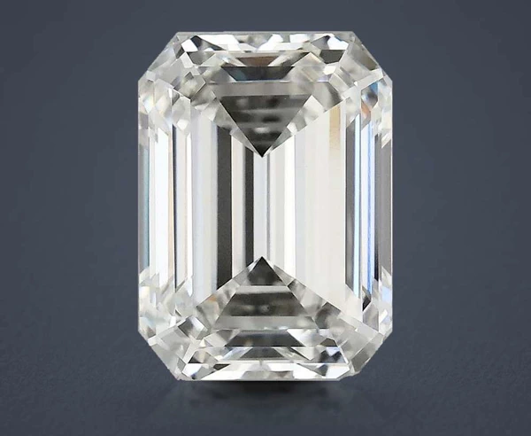 4.89 Carat · F · VVS2 Rare Carat Ideal Cut