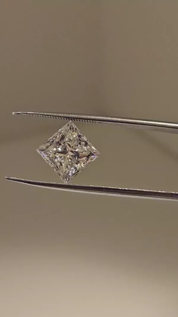 3.02 Carat · H · VS2 Rare Carat Ideal Cut