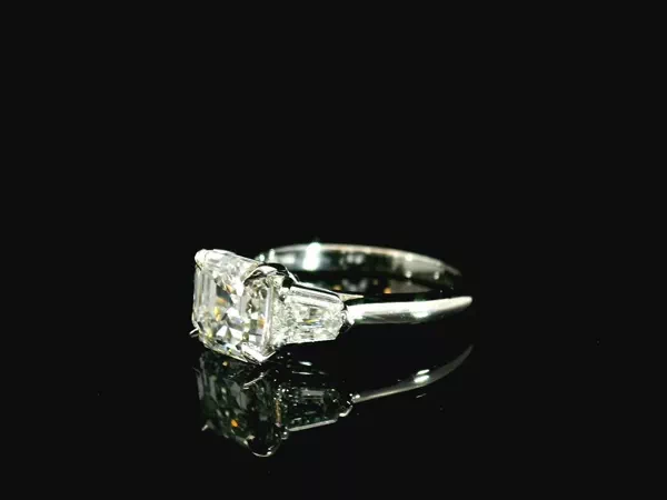 2.02 Carat · D · VS1 excellent Cut