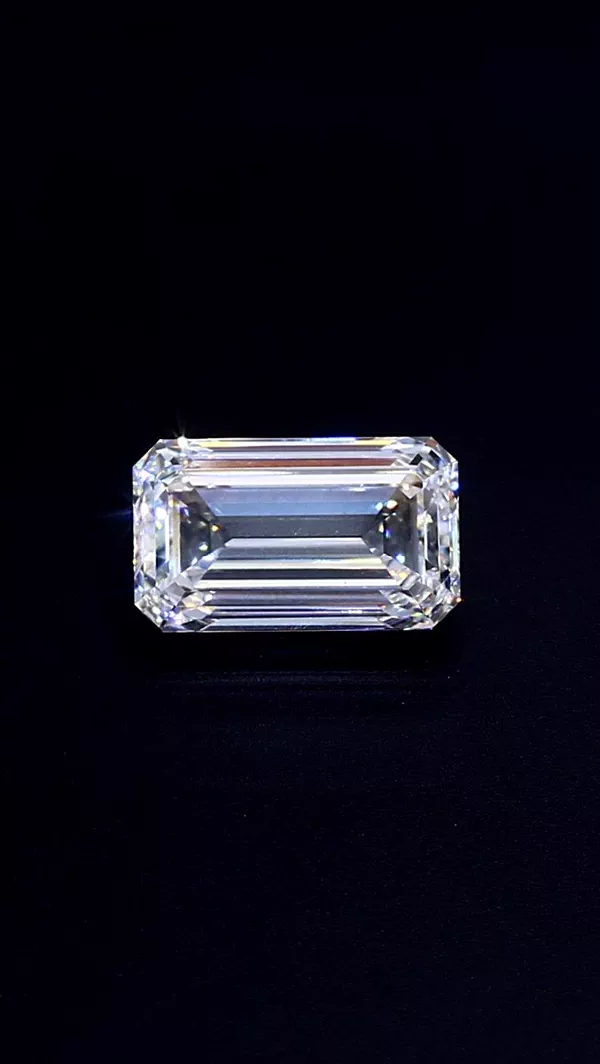 4.42 Carat · D · VS2 Rare Carat Ideal Cut