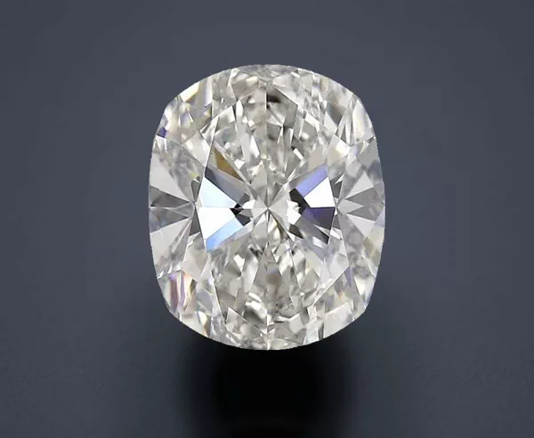 3.19 Carat · G · VS1 Rare Carat Ideal Cut