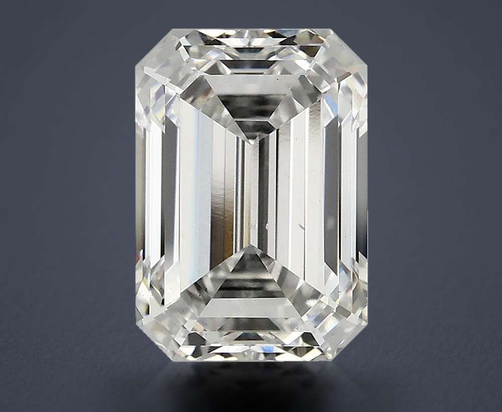 3.27 Carat · F · VS2 Rare Carat Ideal Cut