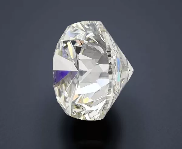 3.68 Carat · I · VS1 excellent Cut
