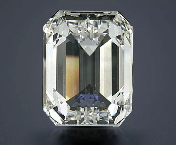4.77 Carat · E · VVS2 Rare Carat Ideal Cut
