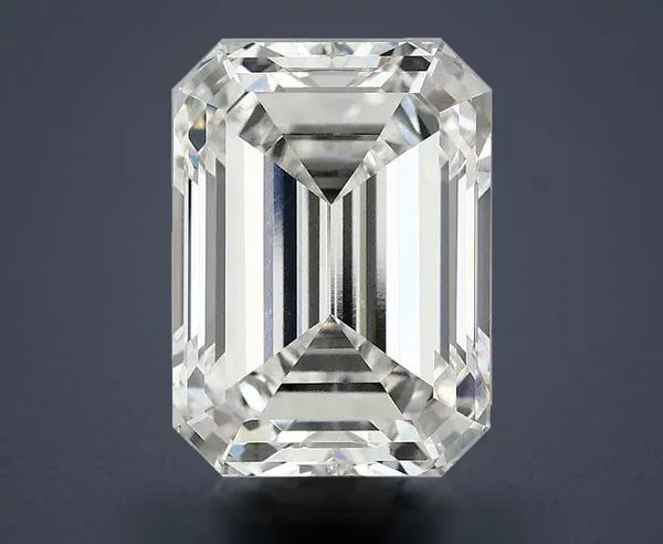 4.9 Carat · E · VVS2 Rare Carat Ideal Cut
