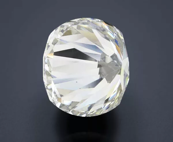 6.01 Carat · G · VS1 Rare Carat Ideal Cut
