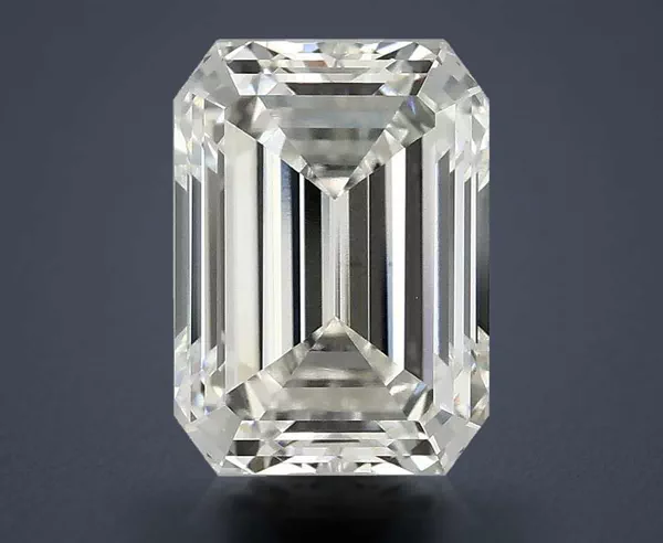3.25 Carat · G · VS1 Rare Carat Ideal Cut