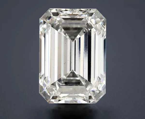 4.35 Carat · F · VS2 Rare Carat Ideal Cut