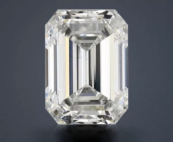 3.15 Carat · F · VS2 Rare Carat Ideal Cut