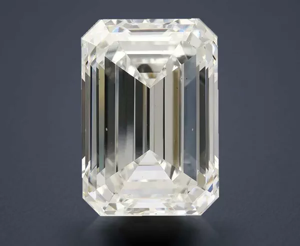 4.55 Carat · F · VS2 Rare Carat Ideal Cut