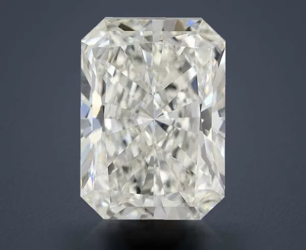 4.23 Carat · G · VS1 Rare Carat Ideal Cut