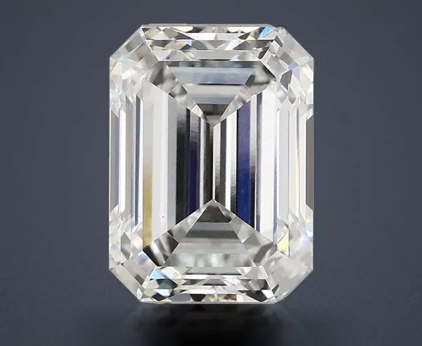 4 Carat · E · VS1 Rare Carat Ideal Cut