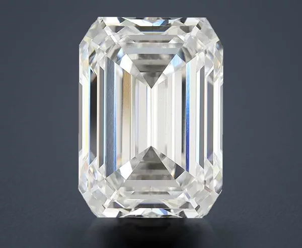 4.87 Carat · G · VS1 Rare Carat Ideal Cut