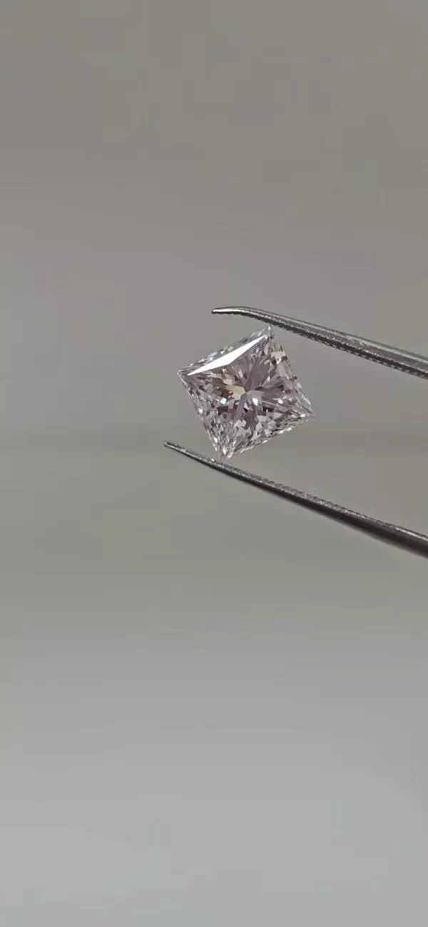 1.52 Carat · F · VS2 Rare Carat Ideal Cut