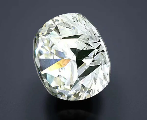 2.8 Carat · H · VS1 excellent Cut