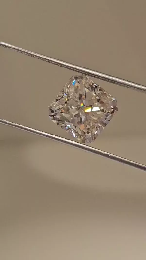 5.01 Carat · I · VS1 very good Cut