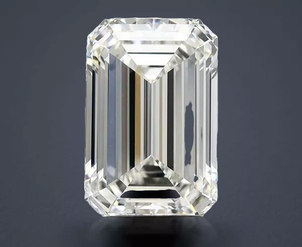 4.23 Carat · G · VVS2 Rare Carat Ideal Cut