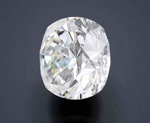 4.52 Carat · H · VVS2 Rare Carat Ideal Cut