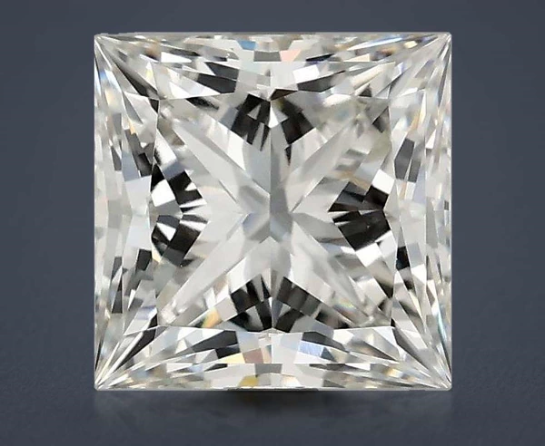 2.81 Carat · G · VVS2 Rare Carat Ideal Cut