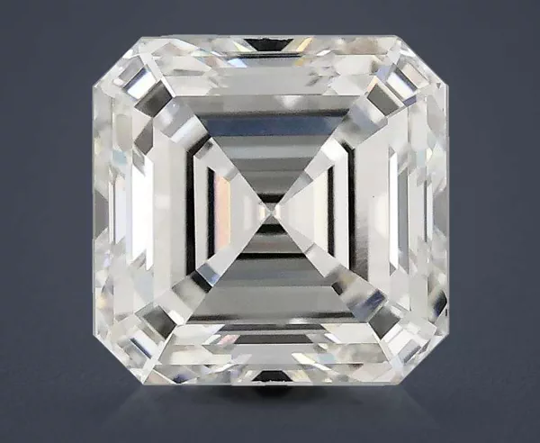 2.81 Carat · F · VVS2 Rare Carat Ideal Cut
