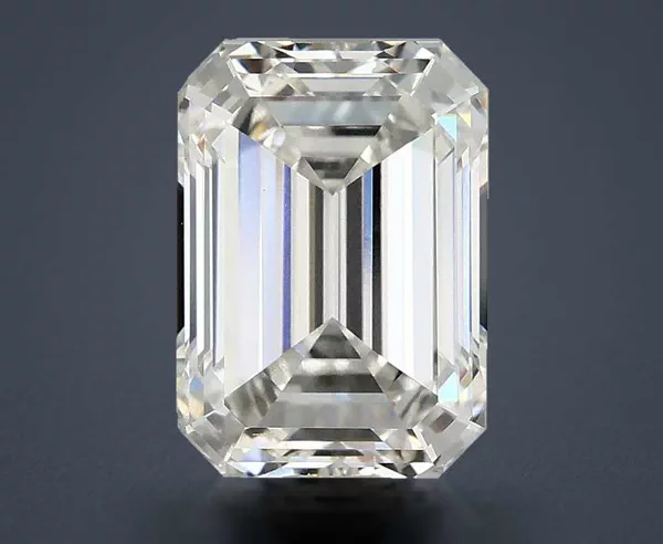 3.17 Carat · F · VS1 Rare Carat Ideal Cut