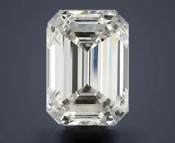 3.57 Carat · G · VS2 Rare Carat Ideal Cut