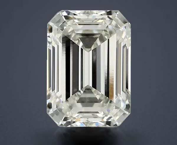 3.19 Carat · G · VS1 Rare Carat Ideal Cut