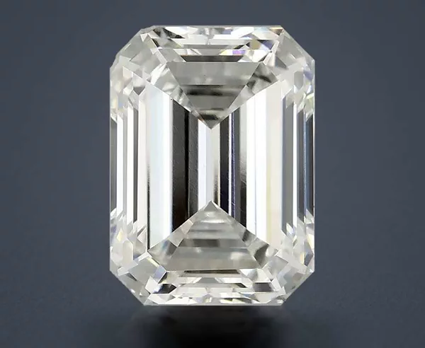 4 Carat · F · VVS2 Rare Carat Ideal Cut