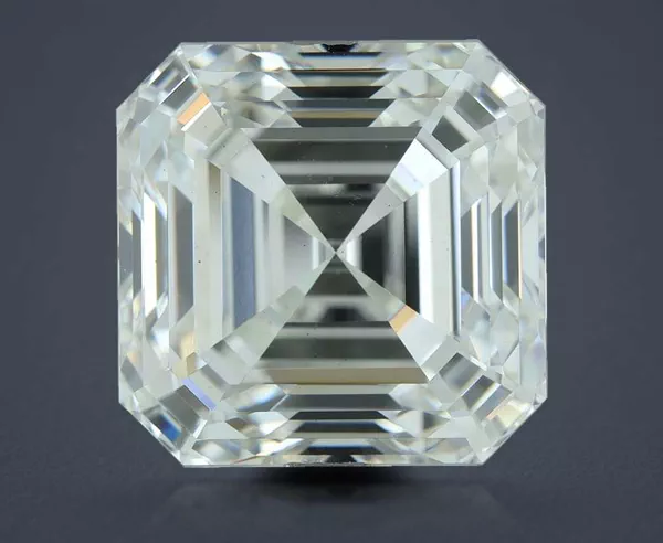 10.08 Carat · F · VS2 Rare Carat Ideal Cut