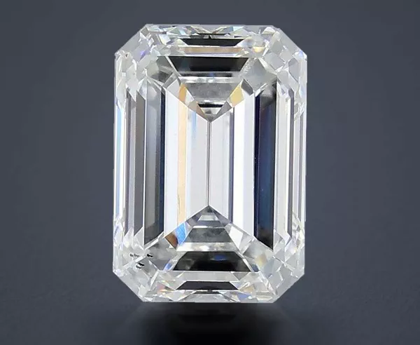 3.24 Carat · G · VS2 Rare Carat Ideal Cut