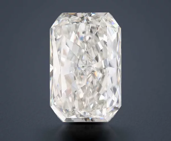 4.01 Carat · G · VS1 Rare Carat Ideal Cut