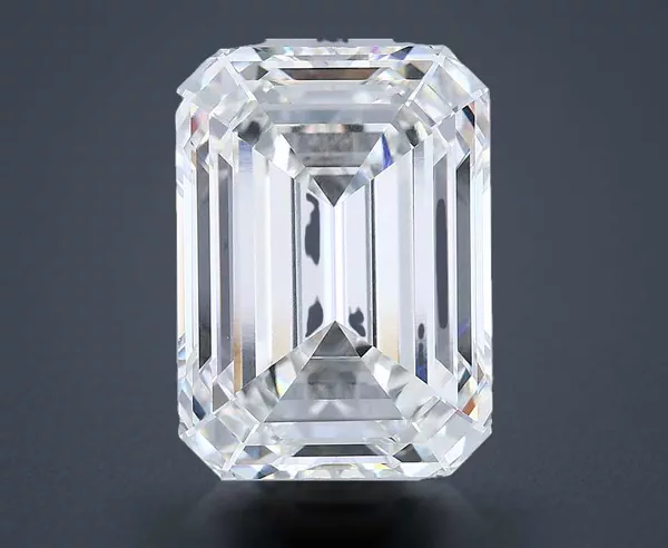 6.35 Carat · H · VVS2 Rare Carat Ideal Cut