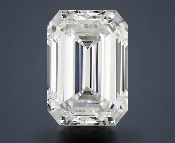 3.19 Carat · F · VVS2 Rare Carat Ideal Cut
