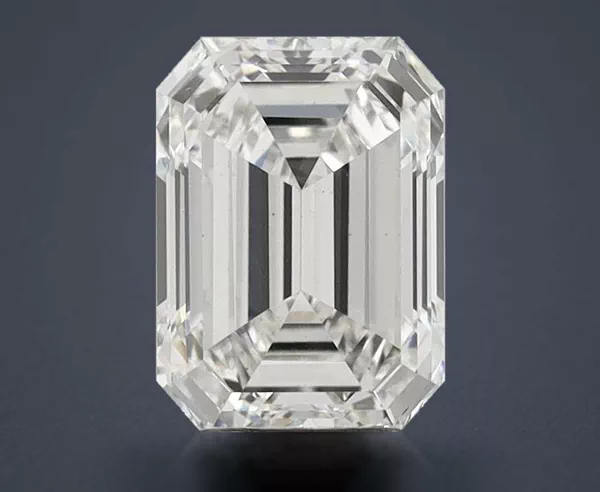 2.8 Carat · F · VS2 Rare Carat Ideal Cut