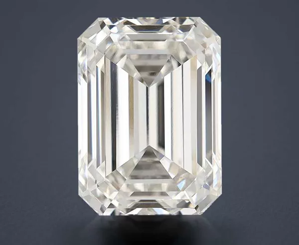 4.57 Carat · G · VS1 Rare Carat Ideal Cut