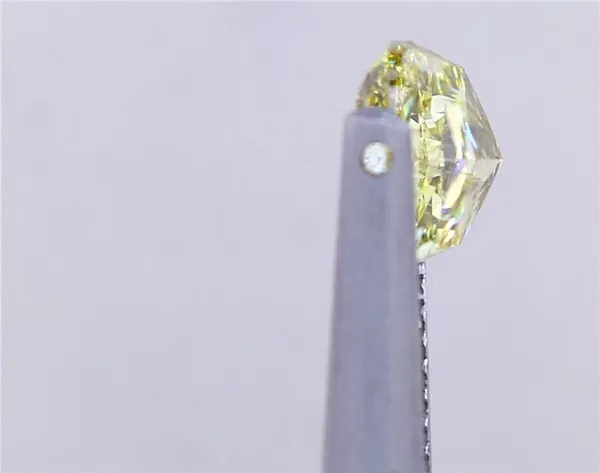 1.63 Carat · Yellow · Fancy Intense · SI2