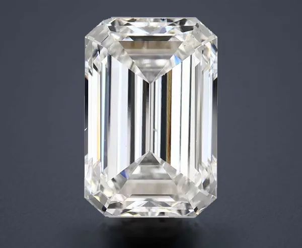 4.89 Carat · F · VS2 Rare Carat Ideal Cut