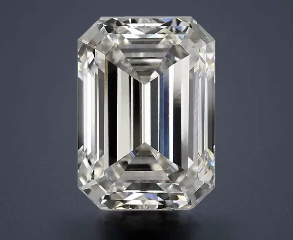 3.54 Carat · G · VS1 Rare Carat Ideal Cut