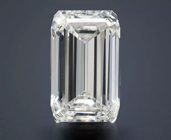 4.51 Carat · F · VVS2 Rare Carat Ideal Cut