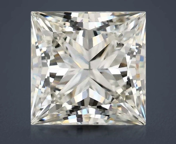 2.82 Carat · G · VS1 Rare Carat Ideal Cut