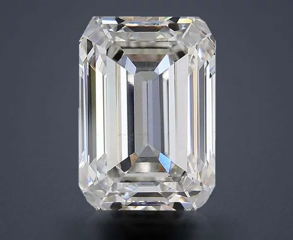 4.36 Carat · F · VS1 excellent Cut