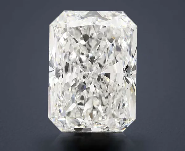 4.22 Carat · G · VS2 Rare Carat Ideal Cut