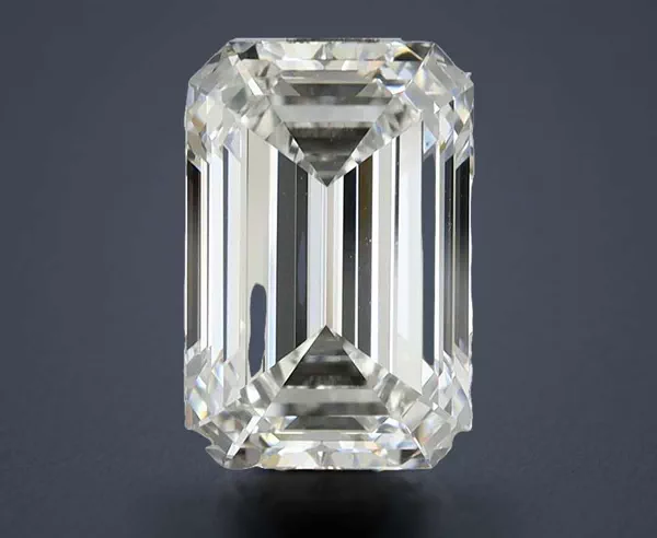 4.39 Carat · F · VVS2 Rare Carat Ideal Cut